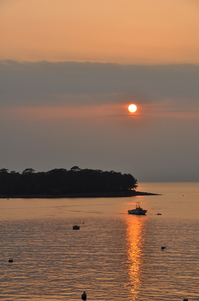 戸田港の夕陽；クリックすると大きな写真になります