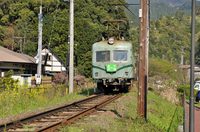 下り電車 旧南海電車ズームカー　笹間渡川根温泉駅到着　-1；クリックすると大きな写真になります
