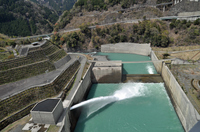 長島ダム；クリックすると大きな写真になります