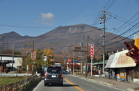 中軽井沢から眺める浅間山；クリックすると大きな写真になります