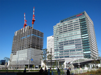 日産本社ビルと横浜三井ビル　2010年12月4日撮影；クリックすると大きな写真になります。
