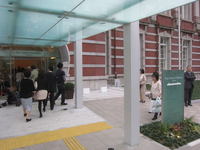 東京ステーションホテル入り口；クリックすると大きな写真になります