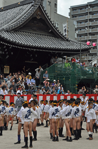 博多祇園山笠　子供山笠；クリックすると大きな写真になります