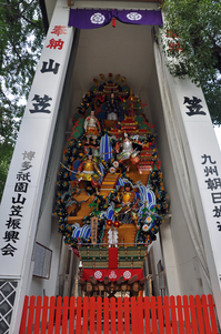 櫛田神社の山笠；クリックすると大きな写真になります