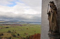 ノイシュバンシュタイン城の窓から：クリックすると大きな写真になります