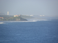 アガニャ（Agana）湾から外洋を望む；クリックすると大きな写真になります