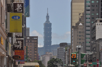 MRT善導寺駅付近から見る台北１０１；クリックすると大きな写真になります
