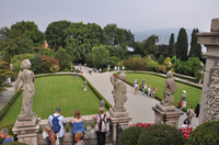 ボッロメオ宮殿のバロック庭園；クリックすると大きな写真になります