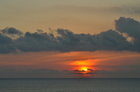 インド洋の夕日；クリックすると大きな写真になります