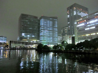 横浜駅東口近く；クリックすると大きな写真になります