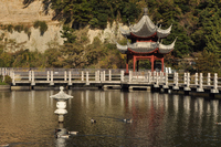 上海横浜友好園　湖心亭；クリックすると大きな写真になります