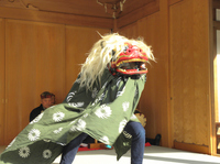 神明社　獅子舞　-1；クリックすると大きな写真になります