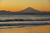 日没頃の富士山；クリックすると大きな写真になります