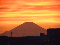 夕焼けと富士山；クリックすると大きな写真になります