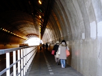 山手隧道；クリックすると大きな写真になります。