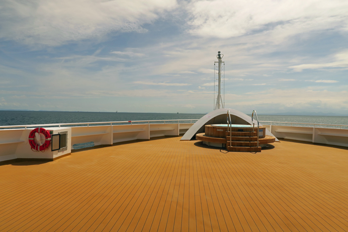 000_2508221550 X700 〇船首 瀬戸内海 G7X.jpg