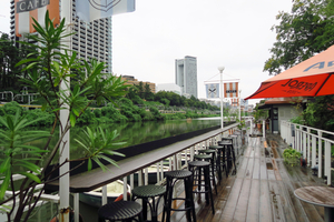 004_241008009 X900 飯田橋 Canal Cafe G7X.jpg