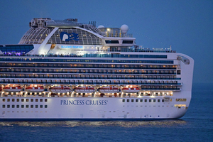 034_250817128 7F725 X900 熊野灘 花火会場 ダイアモンド プリンセス  D50.jpg