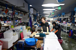 175_2508211114 X900 韓国麗水 海鮮市場 Z50.jpg