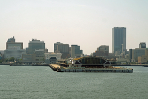 300_2508241790 X900 〇横浜港 大さん橋 G7X.jpg