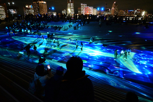 014_251222045 X900 ◎大さん橋屋上 鯨 ヨコハマヨルノヨ.jpg