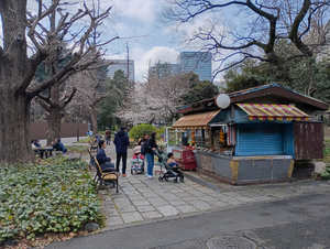 016_260328065 X900 ◎売店 日比谷公園 F-52E.jpg