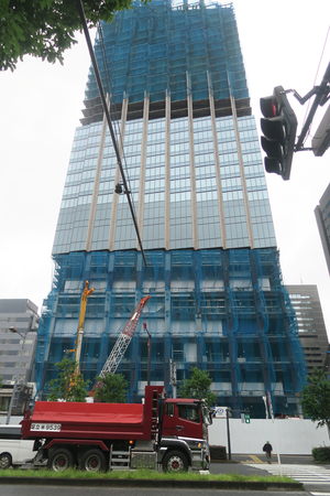 001_260522002 X900 通り新橋方面 右富国生命 G7X.jpg