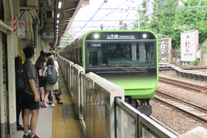 017_260604019 X900 神宮前交差点 G7X.jpg